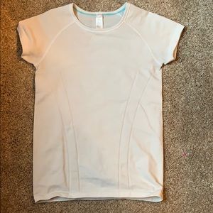 Ivivva tee shirt in perfect condition
